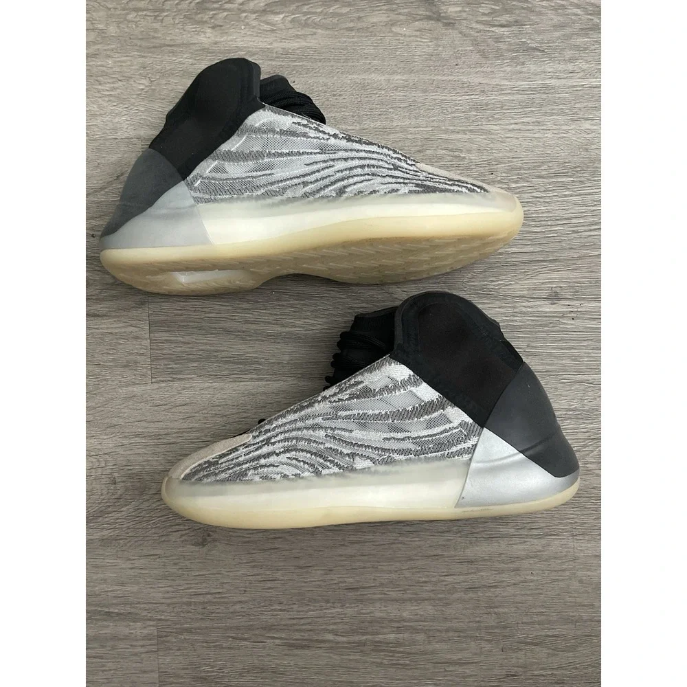 Size 5- Adidas Yeezy Quantum Q46473